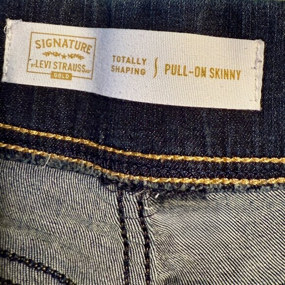 Levi’s Signature Pull-On Skinny Jeans | Mid-Rise Stretch Denim: SZ:12 - Picture 3 of 4